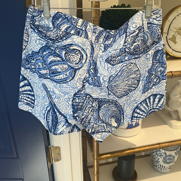 Lilly Pulitzer Shorts - Picture 3 of 4